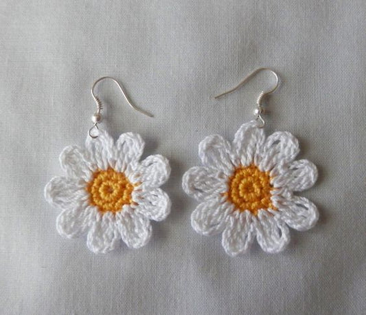 Dainty Daisy Crochet Earrings 🌼